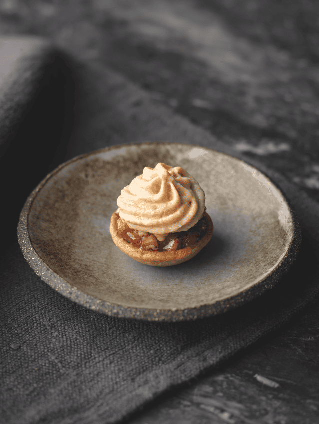 Simon Rogan: Quince tart with gingerbread ice cream