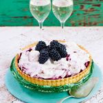 Blackberry fool cheesecake
