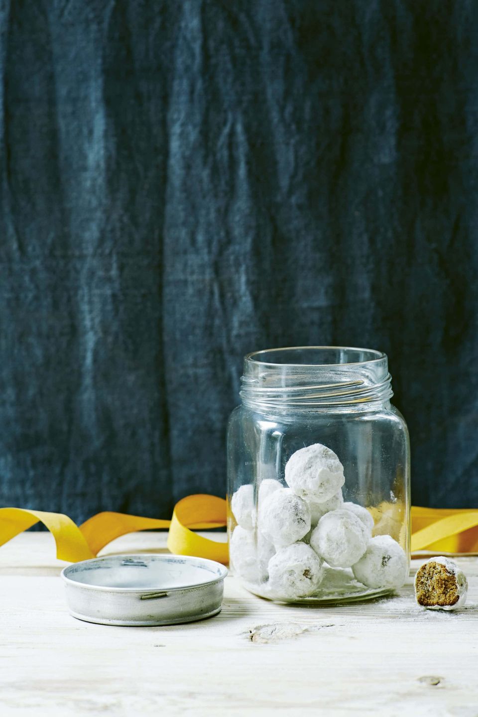 Chestnut snowball cookies