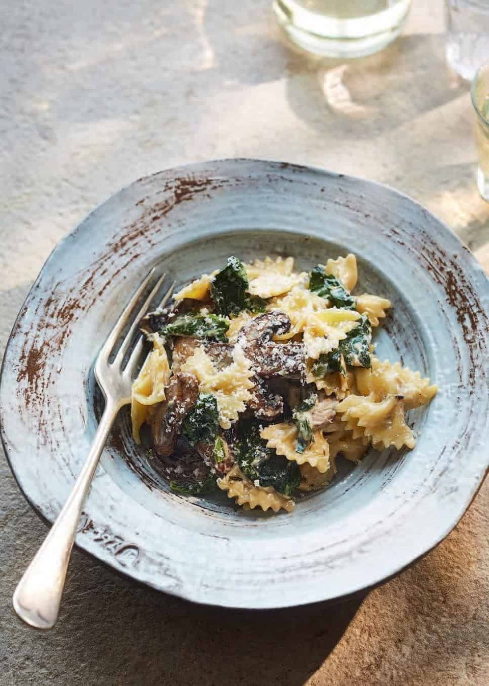 mushroom pasta image